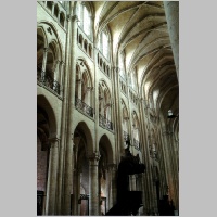 Noyon, Kathedrale, Langhaus, N-Seite, Blick von SW, Foto Heinz Theuerkauf.jpg